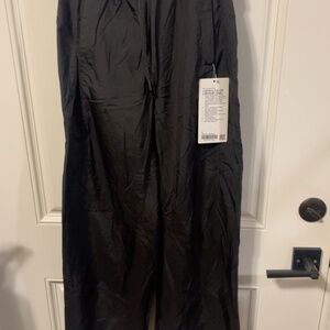 LULULEMON LICENSE TO TRAIN MID-RISE LIGHTWEIGHT JOGGER